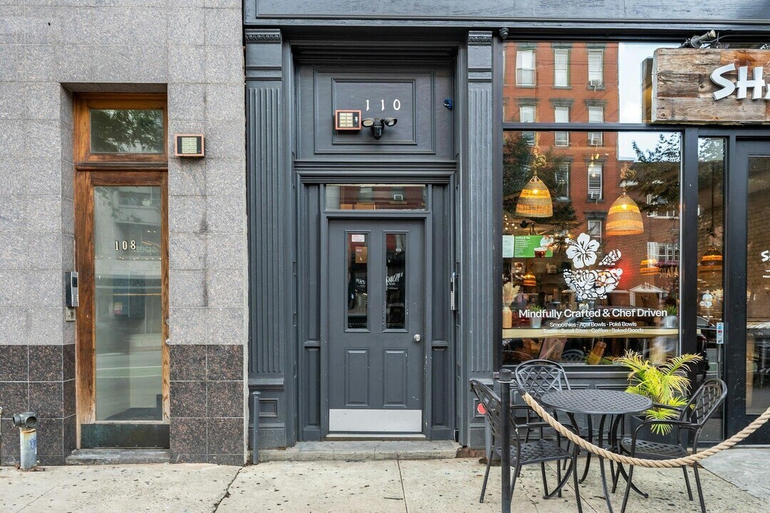 110 Washington St in Hoboken, NJ - Building Photo