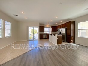 9377 Furnace Gulch Ave in Las Vegas, NV - Foto de edificio - Building Photo