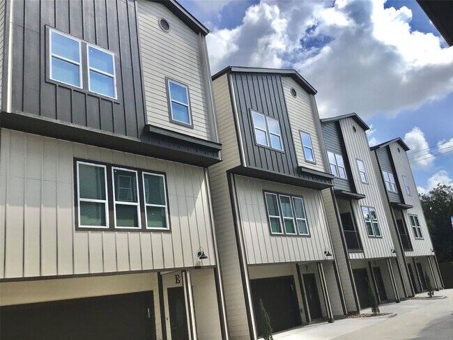 2109 Marnel Rd in Houston, TX - Foto de edificio - Building Photo