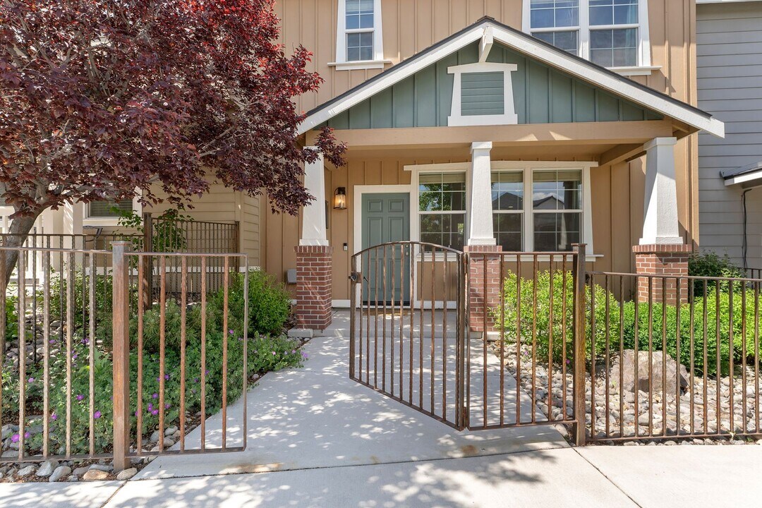 275 La Rue Ave in Reno, NV - Building Photo