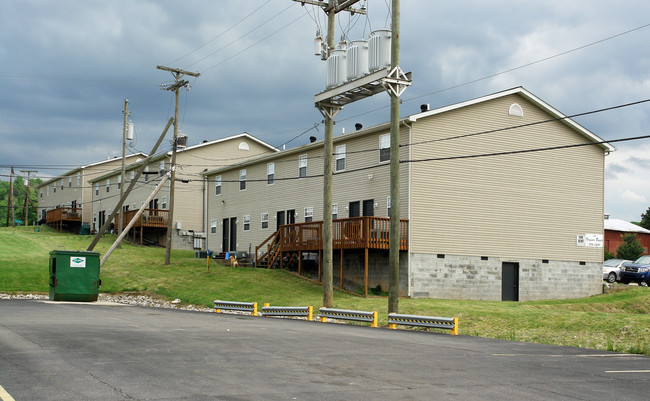 Virginia Pointe in Winfield, WV - Building Photo - Building Photo