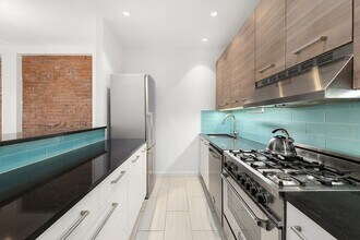 14 Prince St, Unit 4B in New York, NY - Building Photo - Building Photo