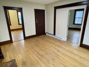 10 Agawam St in Worcester, MA - Building Photo - Building Photo