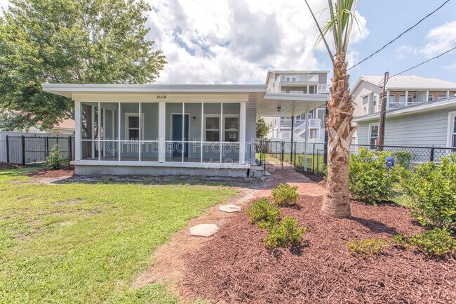 1608 Bonito Ln in Carolina Beach, NC - Foto de edificio - Building Photo