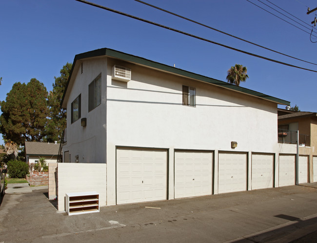 2072 S Nautical St in Anaheim, CA - Building Photo - Building Photo