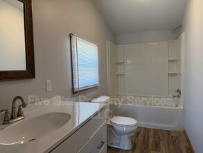 101 S Kennedy Ave in Auburn, IL - Building Photo - Building Photo