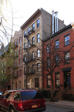 28 Perry St in New York, NY - Building Photo - Building Photo