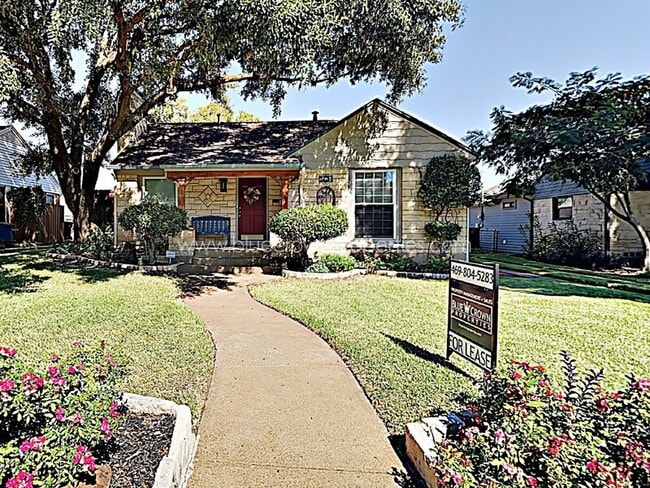 property at 2137 Barberry Dr