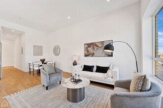 2127 W Madison St in Chicago, IL - Building Photo - Building Photo