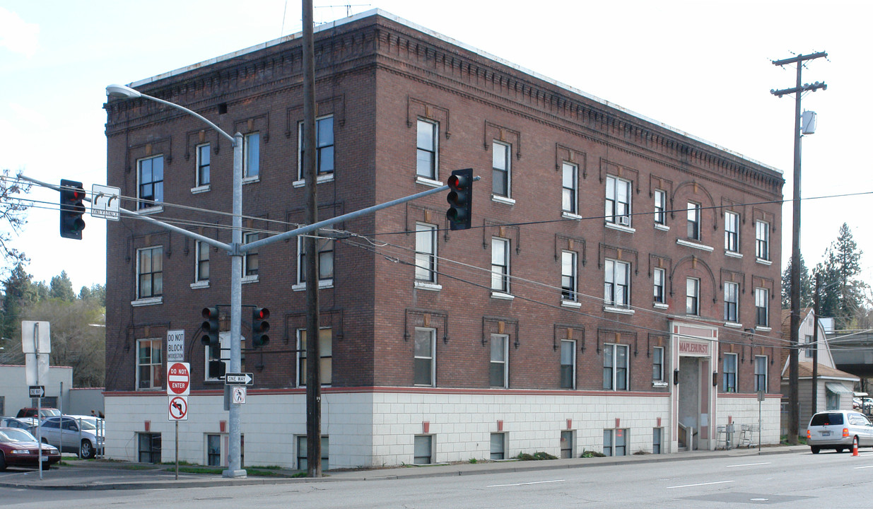 Maplehurst Apartment Building in Spokane, WA - Building Photo