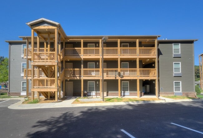 Blacksburg Homestay Village