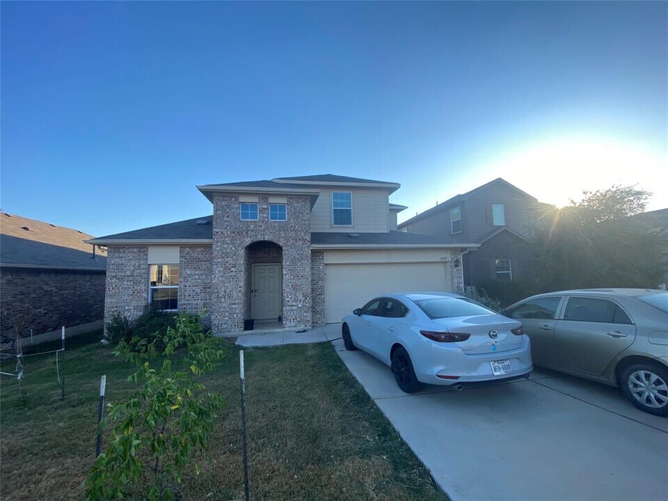 11125 Furrow Hill Dr in Austin, TX - Building Photo