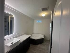 5222 Greenwich Rd in Seville, OH - Building Photo - Building Photo