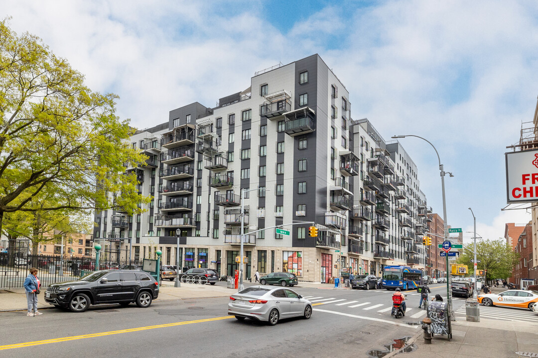 Cascade in Brooklyn, NY - Building Photo