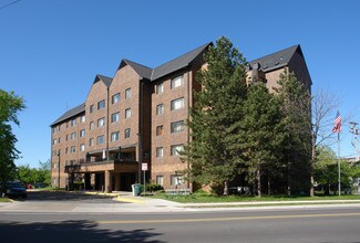 Baker Commons in Ann Arbor, MI - Foto de edificio - Building Photo