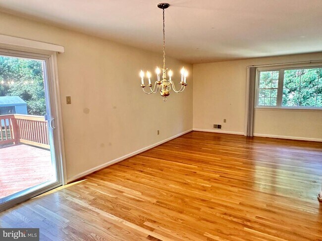 3908 Gibbs St in Alexandria, VA - Foto de edificio - Building Photo