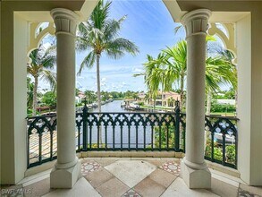 730 21st Ave S in Naples, FL - Building Photo - Building Photo