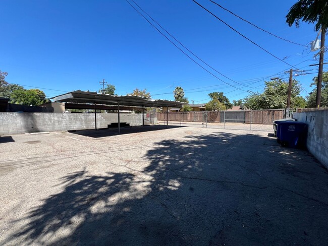 2311 E White Ave in Fresno, CA - Building Photo - Building Photo