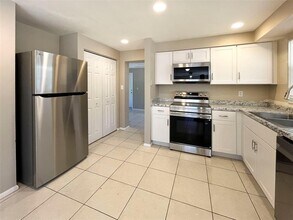 5001 Bell Meade Dr in Sarasota, FL - Building Photo - Building Photo