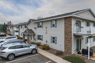 Southridge East Apartments in Eau Claire, WI - Building Photo