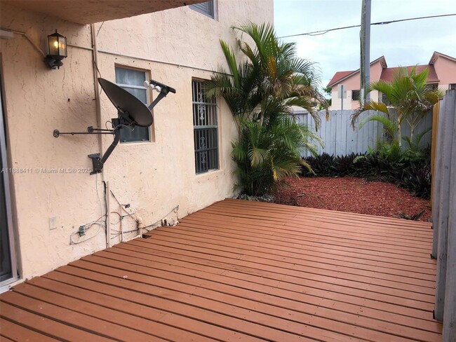 property at 1725 W 60th St