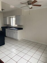 2208 1/2 Grand Ave in San Diego, CA - Building Photo - Building Photo