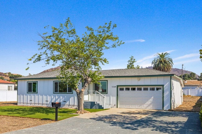 property at 1268 Flamingo Ave