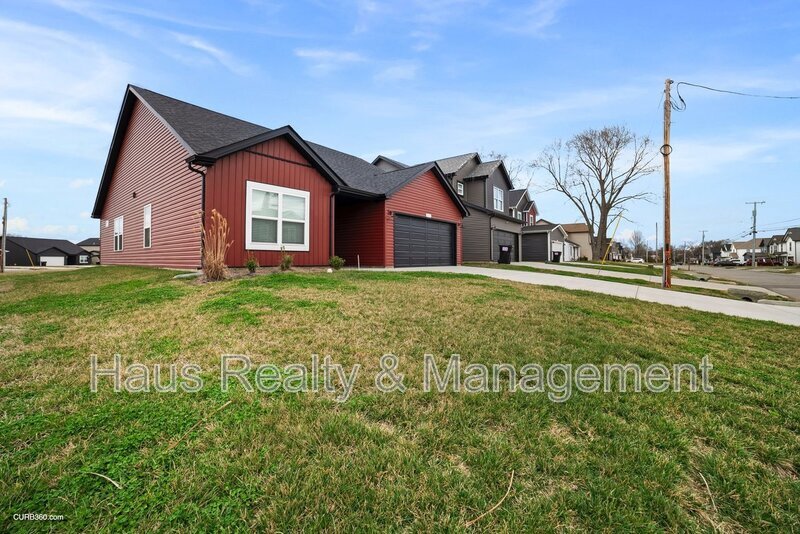 211 King Rd in Clarksville, TN - Building Photo