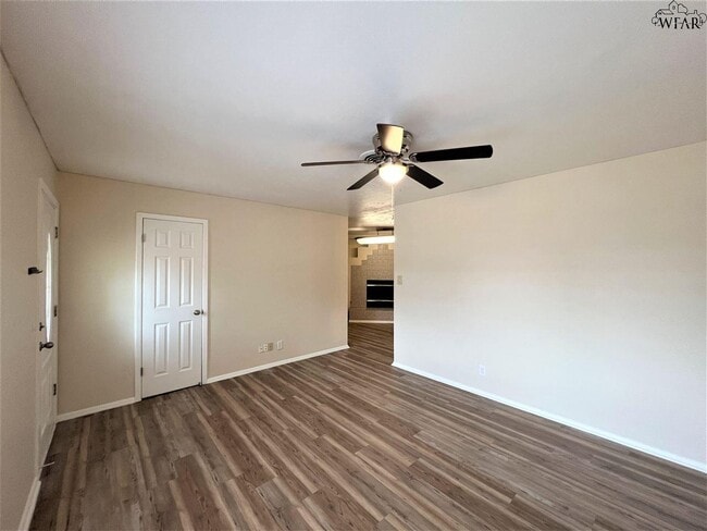 4717 N Shore Dr in Wichita Falls, TX - Building Photo - Building Photo