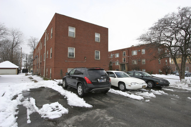 Lawndale Apartments in Hammond, IN - Building Photo - Building Photo