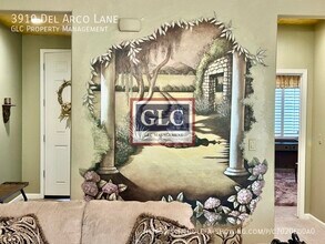 3910 Del Arco Ln in Sacramento, CA - Building Photo - Building Photo