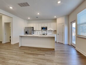 110 Trevino Dr in Summerville, SC - Foto de edificio - Building Photo