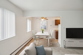 Tuscan Shores Apartments in Roseville, MI - Foto de edificio - Building Photo