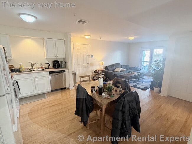 11 Kent Ct, Unit 4f in Somerville, MA - Building Photo - Building Photo