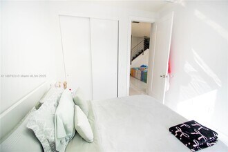 6320 NW 104th Path in Medley, FL - Building Photo - Building Photo