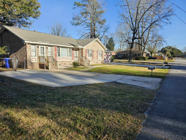 4704 Yardley Dr in North Charleston, SC - Building Photo - Building Photo