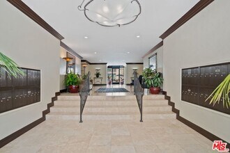 1015 Kings Rd in West Hollywood, CA - Building Photo - Building Photo