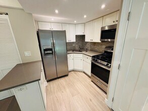153 Forest Ave, Unit E in Fox Lake, IL - Building Photo - Building Photo