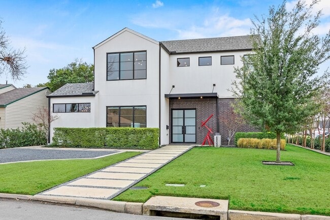 4902 Linnet Ln in Dallas, TX - Foto de edificio - Building Photo