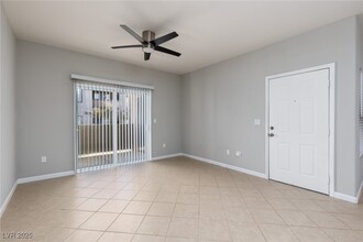 6650 W Warm Springs Rd in Las Vegas, NV - Building Photo - Building Photo