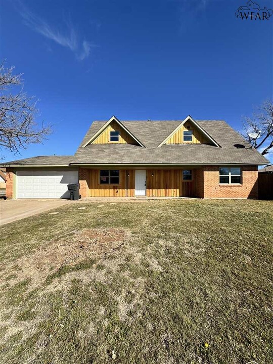 5235 Catskills Dr in Wichita Falls, TX - Building Photo