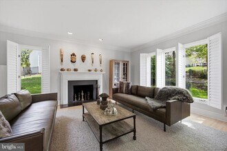 111 Fairview Rd in Narberth, PA - Building Photo - Building Photo