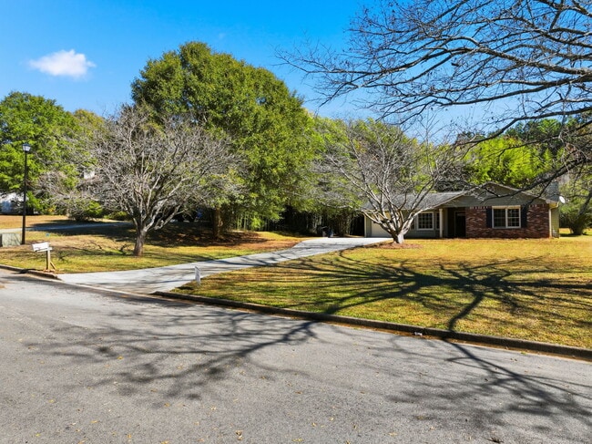 305 Belmont Farms Dr in Ellenwood, GA - Foto de edificio - Building Photo