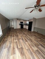 802 S Blackjack St in Stillwater, OK - Building Photo