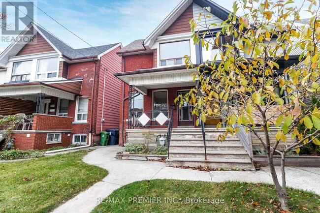 258 Symington Ave in Toronto, ON - Building Photo - Building Photo