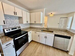 940 Village Trail in Port Orange, FL - Building Photo - Building Photo