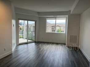 3642 Mission Springs Dr in Kelowna, BC - Building Photo - Building Photo