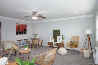 124 Easy St in Islip, NY - Building Photo - Building Photo