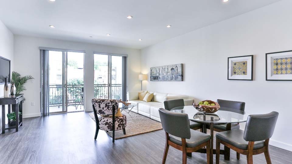 4354 Teesdale Ave in Los Angeles, CA - Foto de edificio