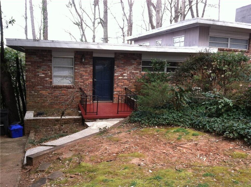 1184 N Decatur Rd in Atlanta, GA - Foto de edificio